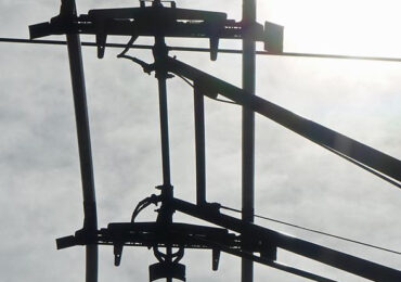 Bild Oberleitung Stromabnehmer Oberleitungsinsel